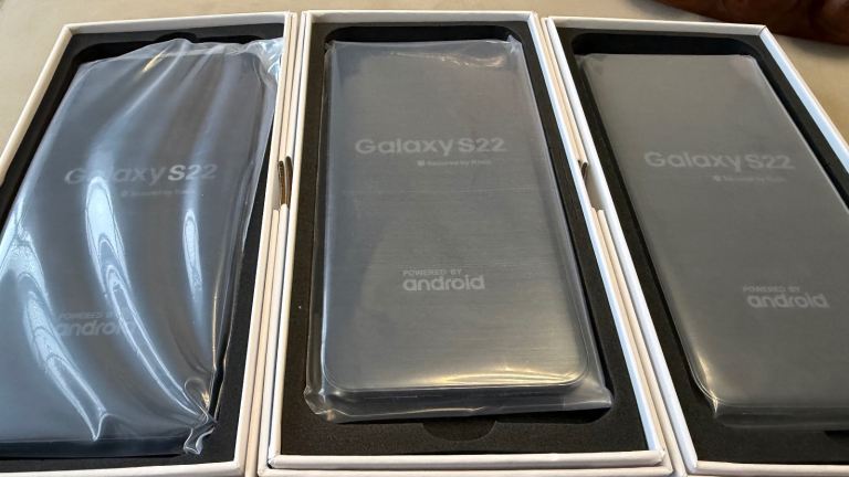 Samsung S22 factory unlocked all networks like new 