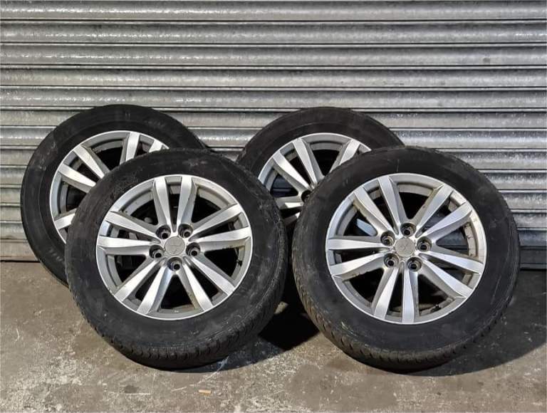 Mitsubishi 215 60 r17 alloy wheels