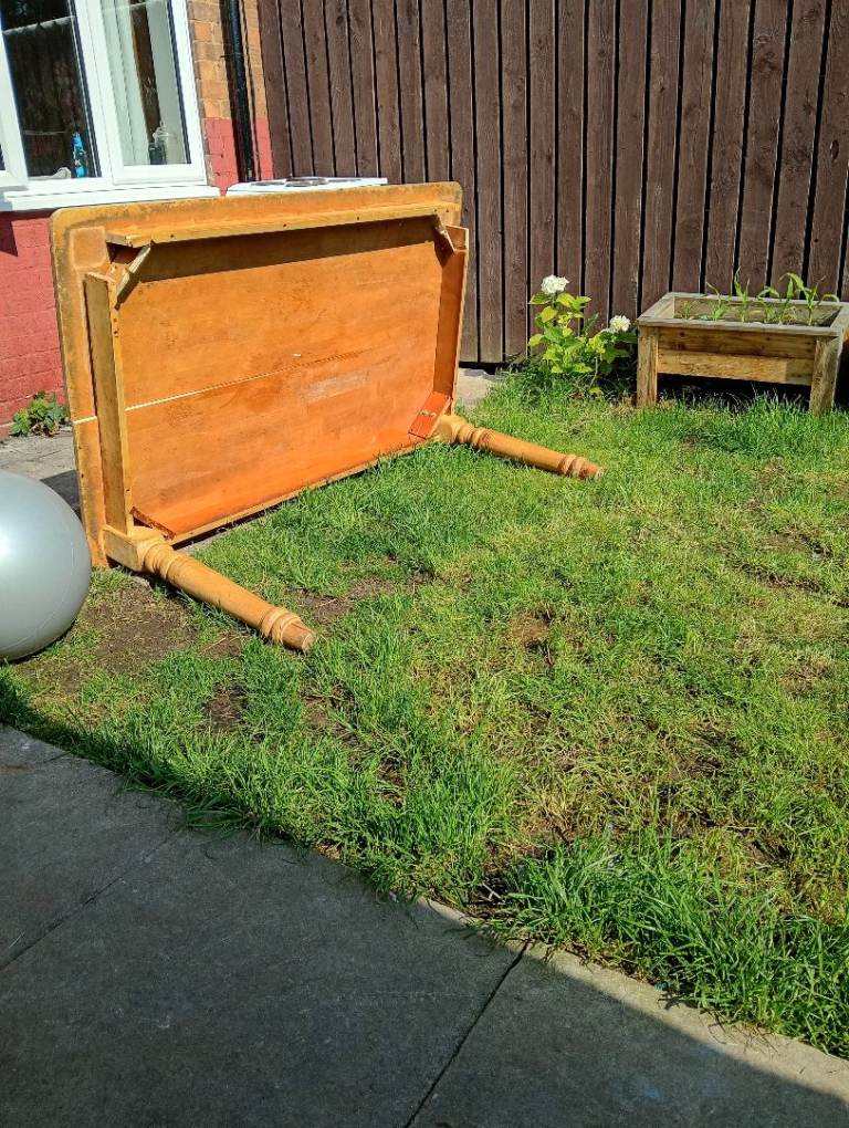 Free table for fire wood 