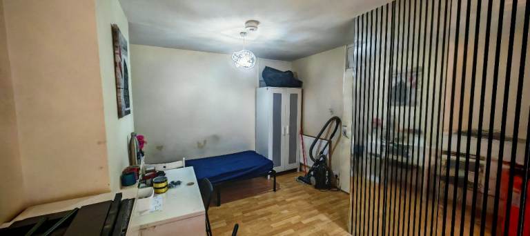 Canary wharf Full furnish room To let canary wifi 