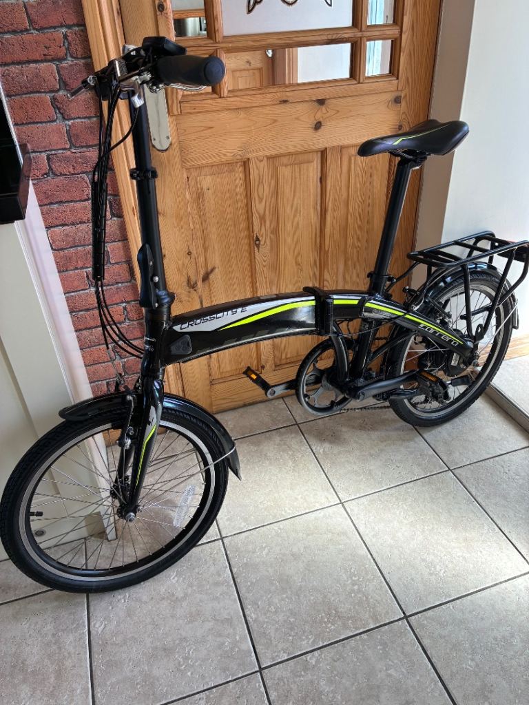 Carrera Crosscity electric folding bike as new condition cost £950 bargain only £470 Ovno