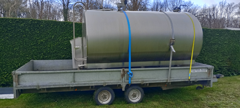 Stainless steel insulated bunker on braked trailer