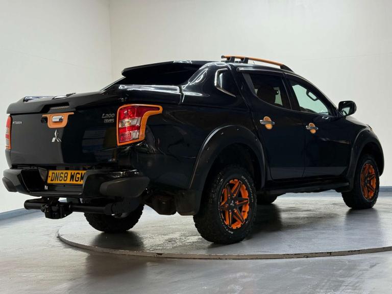 2018 Mitsubishi L200 2.4 L200 Barbarian SVP II DI-D Auto 4WD Pickup Diesel Automatic