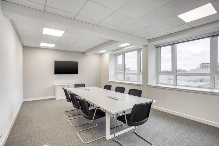 Liverpool - L2 1TS \ Customisable Office Space for Up to 10 Desks