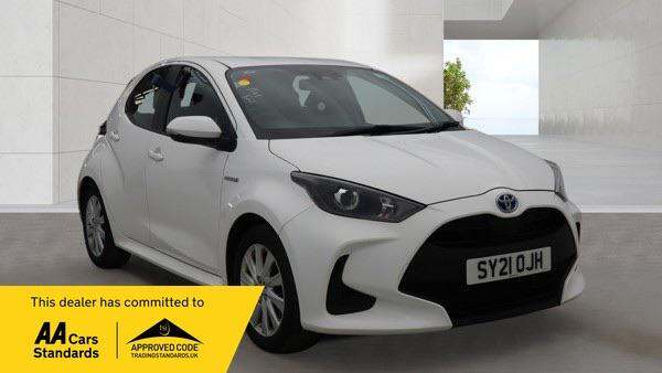 Toyota Yaris 1.5 VVT-h Icon E-CVT Euro 6 (s/s) 5dr Petrol/Electric Hybrid Automatic