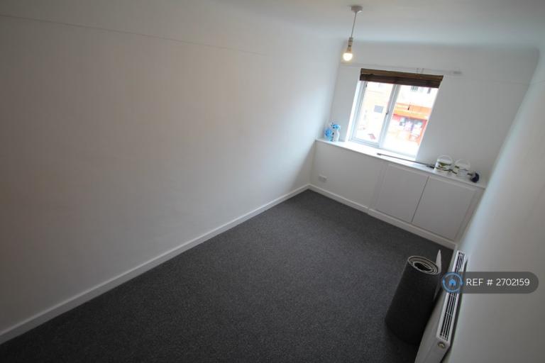 2 bedroom flat in Banks Road, West Kirby, Wirral, CH48 (2 bed) (#2702159)