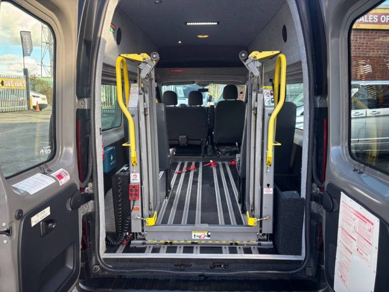 2018 18 RENAULT TRAFIC MINIBUS  ENERGY 29 BUSINESS  5DR DIESEL MANUAL LWB HIGH R