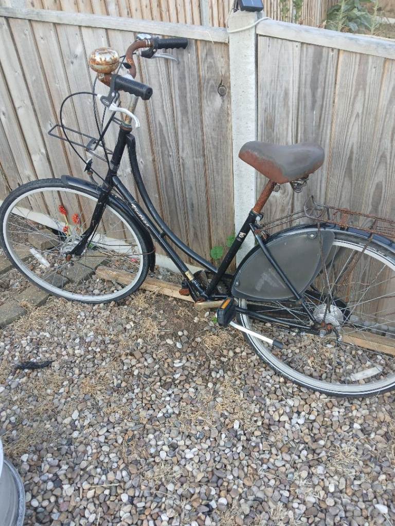 Classic Black City Bike  