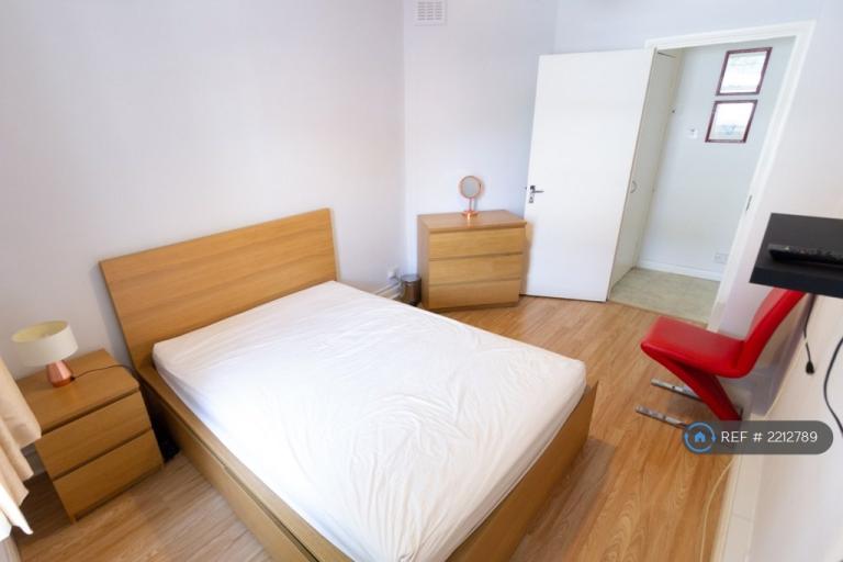 1 bedroom in Pilton Place, London, SE17 (#2212789)