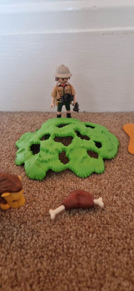 PLAYMOBILE SAFARI SET. EXCELLENT CONDITION.