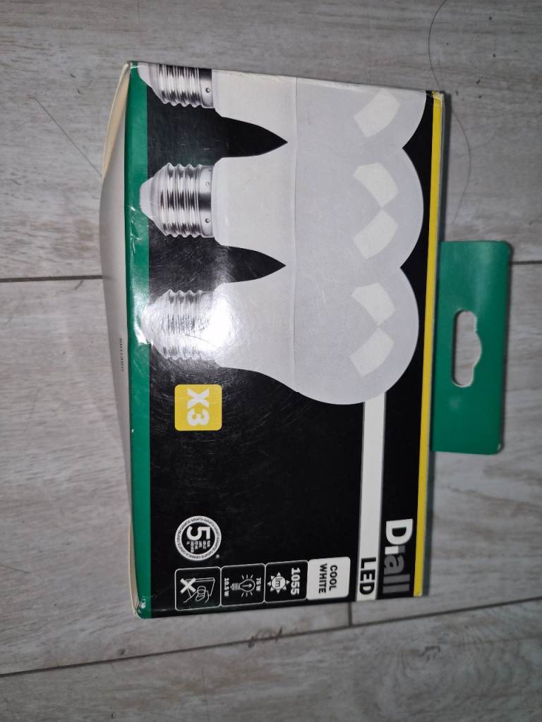 New D'all LED Light Bulbs - Cool White, Pack of 3