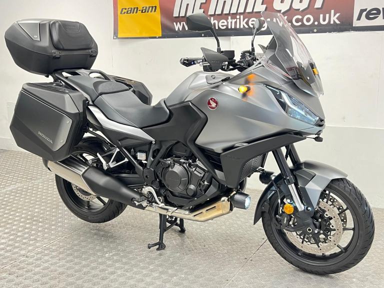 2022 72 Honda NT1100 Manual - 4700 miles