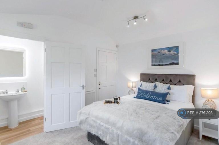 2 bedroom house in Fen Lane Farm, Larling, Norwich, NR16 (2 bed) (#2761295)