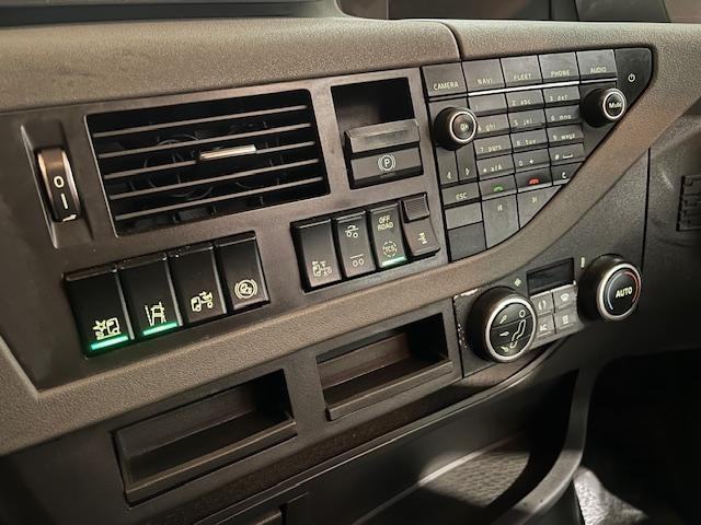 Volvo FH 500 GTXL 6x2 Midlift Tractor Unit