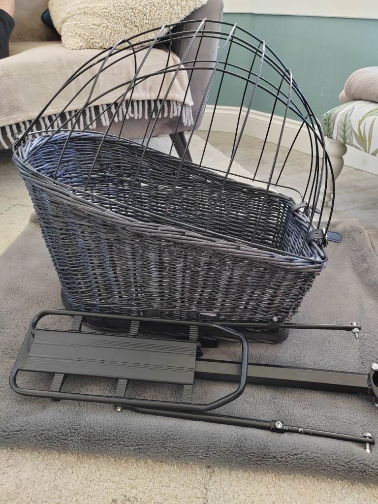 Black Wicker Pet Bicycle Basket with Metal Cage and Rack