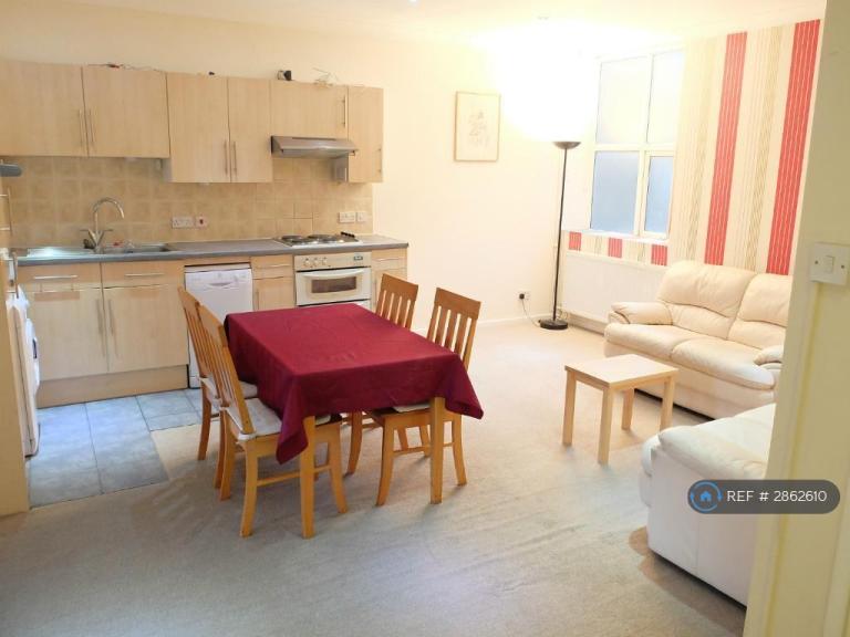 2 bedroom flat in John Street, Luton, LU1 (2 bed) (#2862610)