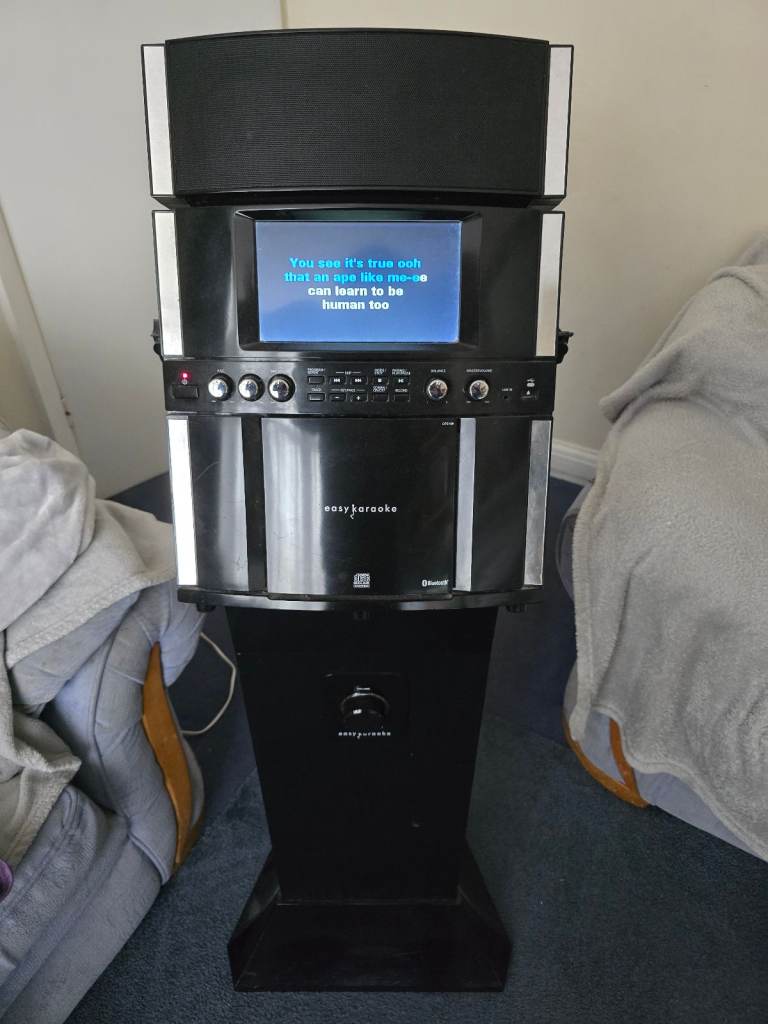 Easy Karaoke with Pedestal