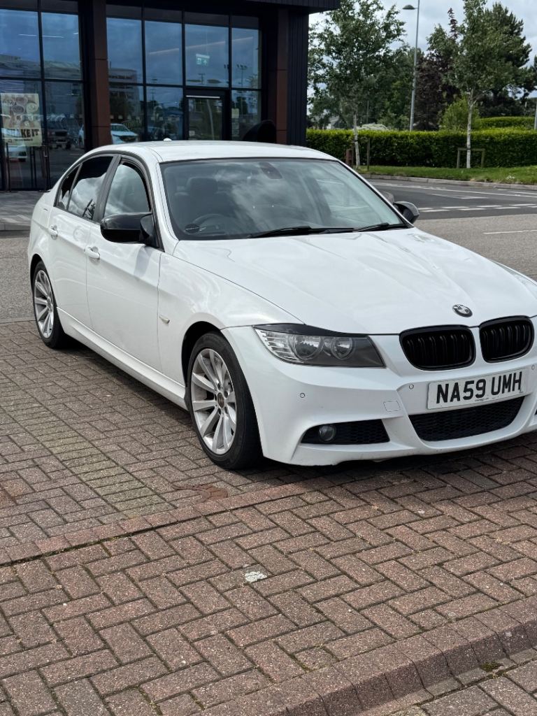 BMW, 3 SERIES, Saloon, 2009, Manual, 1995 (cc), 4 doors