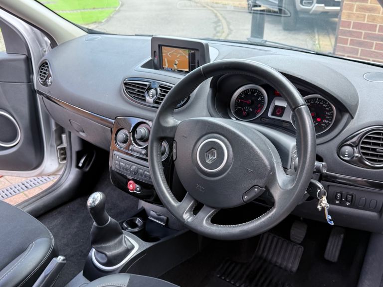 🚗 🚘 🅻🅾🅾🅺 RENAULT CLIO TOMTOM DYNAMIQUE 🔰LOW MILES! POPULAR WITH NEW DRIVERS 🔰