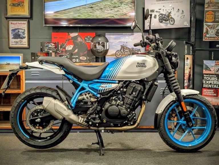 2025 ROYAL ENFIELD GUERRILLA 450 in Brava Blue