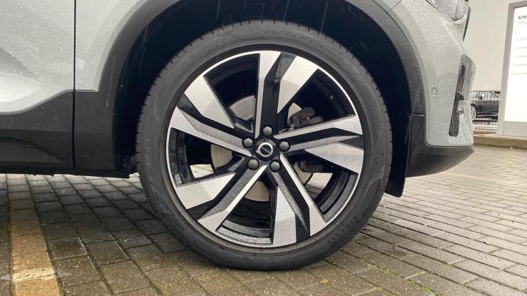 2024 Volvo XC40 2.0 B3P Ultra Dark 5dr Auto ESTATE PETROL Automatic