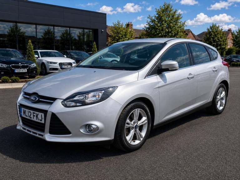 2012 Ford Focus 1.6 125 Zetec 5dr Powershift HATCHBACK PETROL Automatic