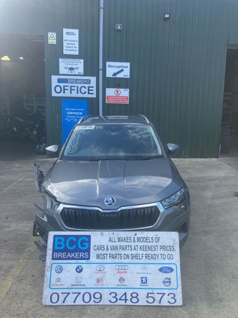 2025 skoda karoq parts breaking 