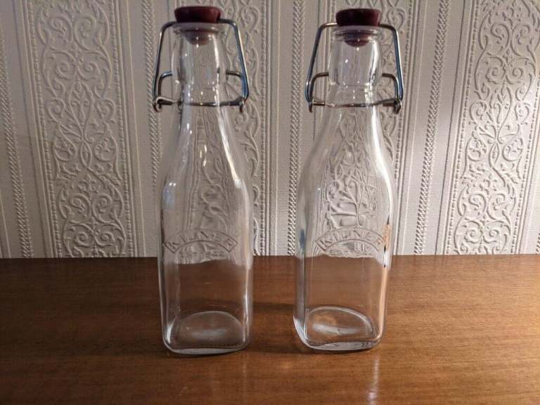 2 BRAND NEW KILNER Bottles with Clip Top