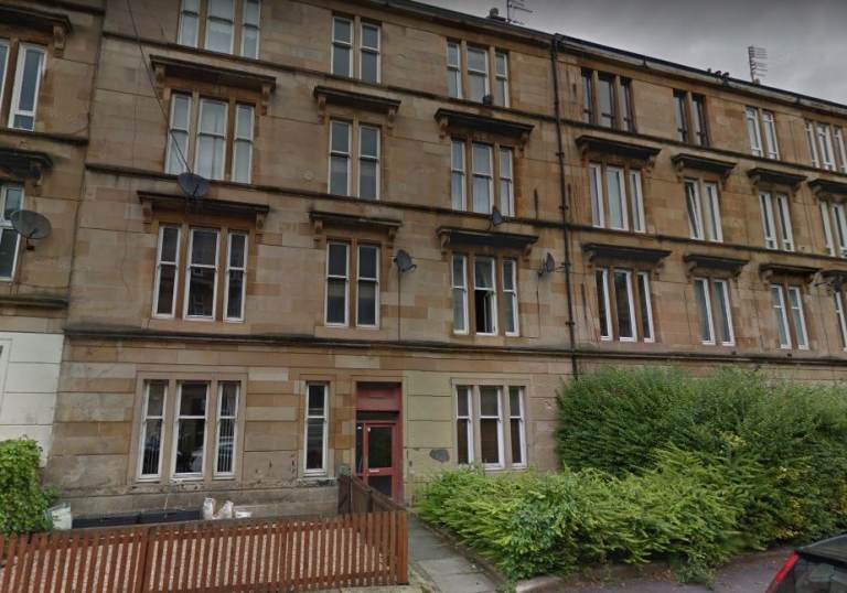 Traditional 1 Bedroom 2nd floor Flat Roslea Drive G31 2RS - Available Now