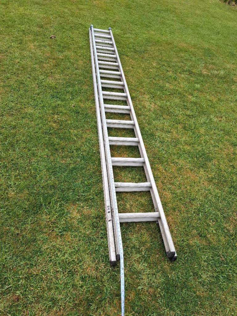 Ladder 4 metre double extension