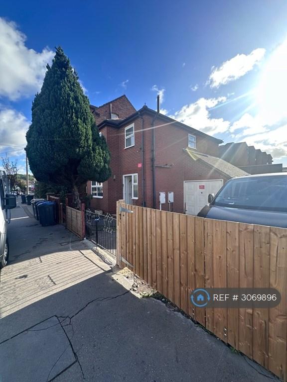 3 bedroom house in Bulganak Road, Thornton Heath, CR7 (3 bed) (#3069896)