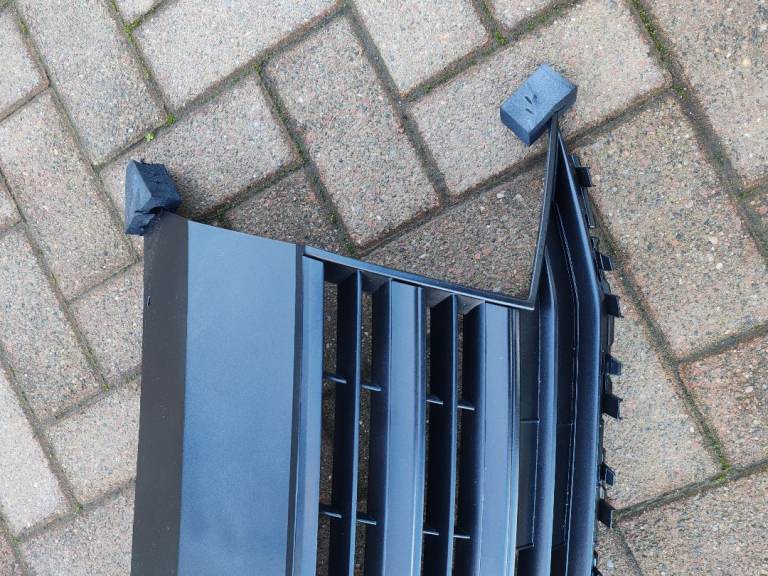 Volkswagen, TRANSPORTER T6 badgeless front grille NEW