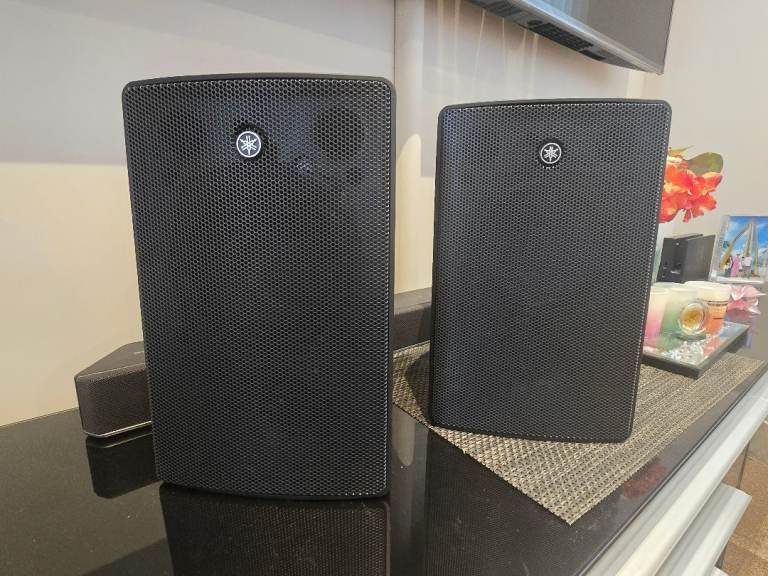 Yamaha VXS5 Surface Mount Speakers (Black / Pair) + Mounting Brackets