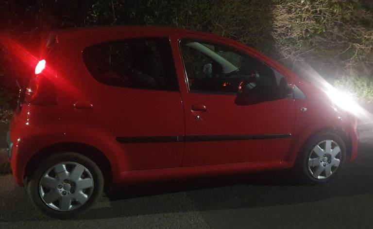 Peugeot 107 1 litre 5 door red car