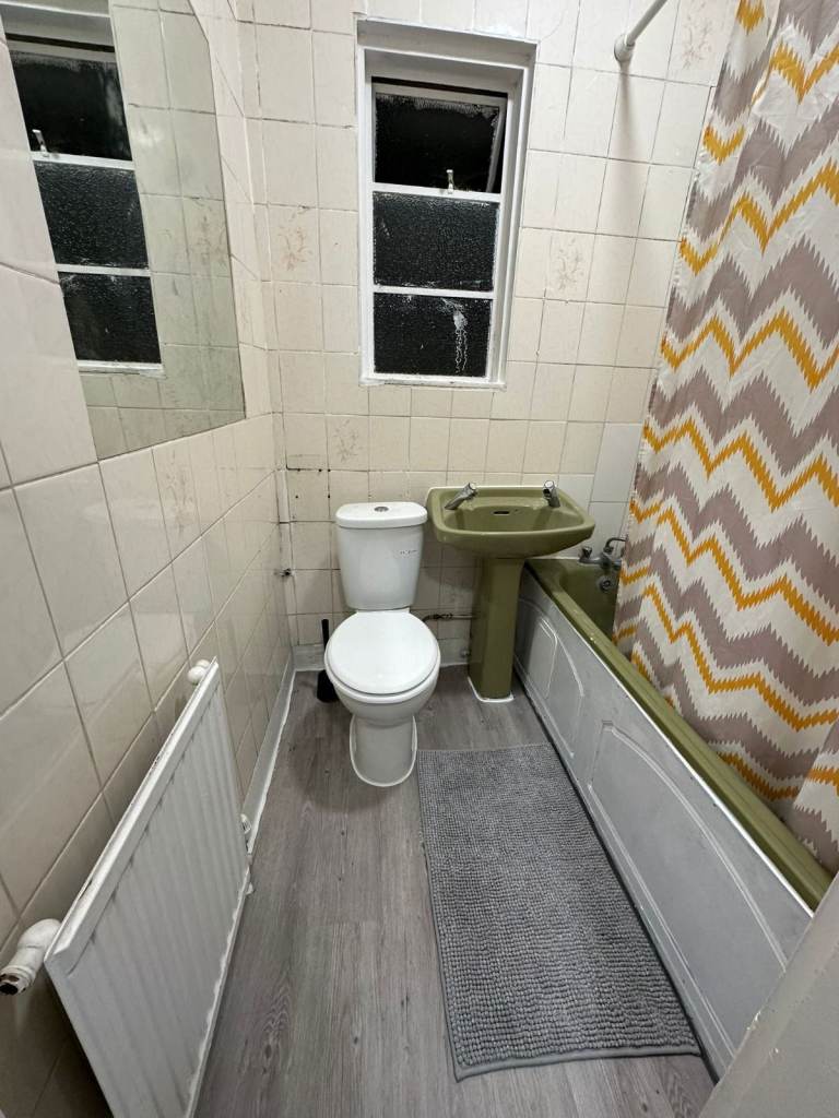 DOUBLE ROOM AVAILABLE Tottenham Hale, N15 – Walking Distance from station