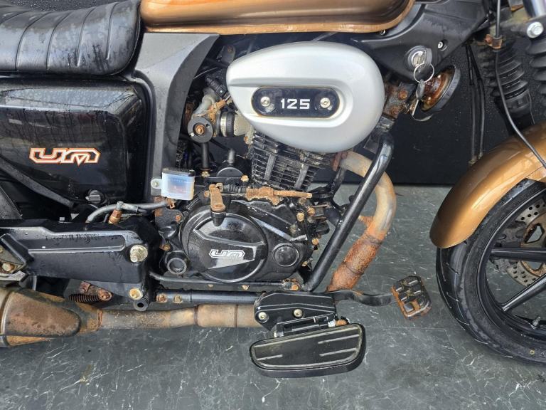 UM RENEGADE SPORT 125 PROJECT BIKE HPI CLEAR 