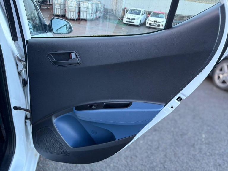 2015 Hyundai i10 1.0 SE Euro 5 5dr HATCHBACK Petrol Manual