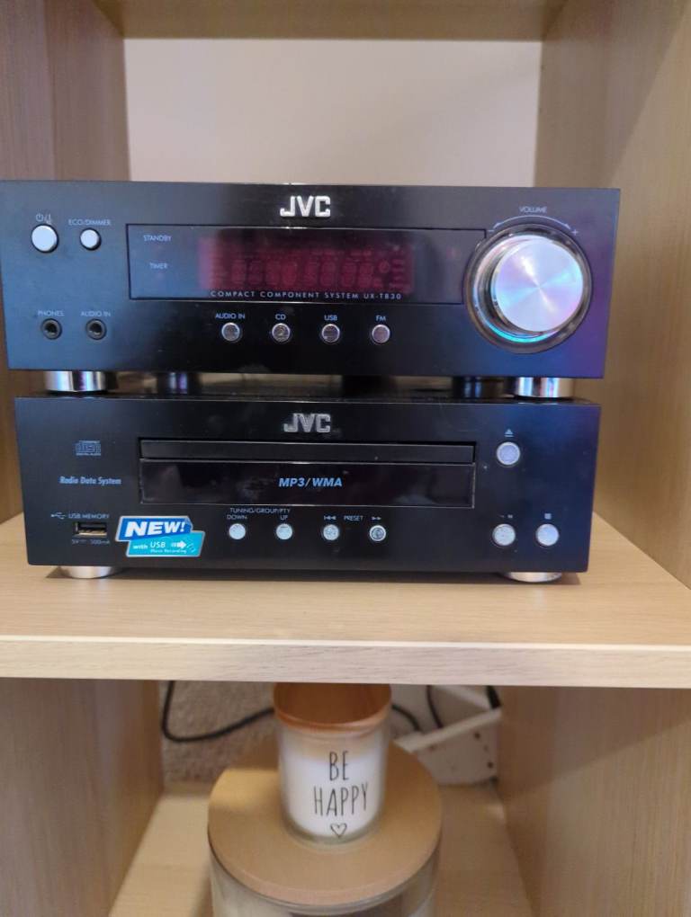 Jvc   stereo with over 65 cds & remote 
