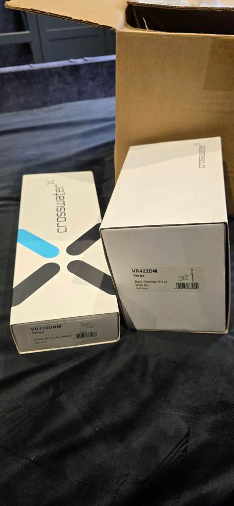 CROSSWATER BATH MIXER SHOWER AND BASIN TAP MATT BLACK BRAND NEW VR422DM VR110DNM 