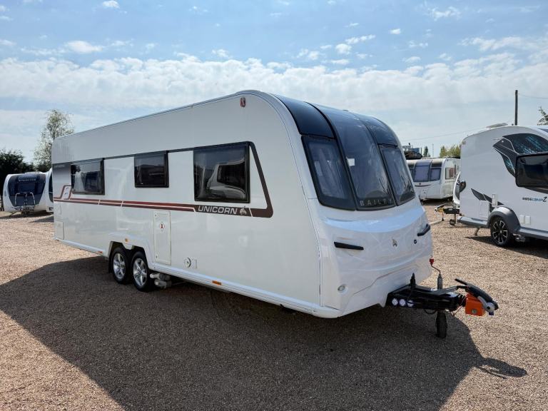 2018 BAILEY UNICORN CARTAGENA - 4 BERTH FIXED ISLAND BED TOURING CARAVAN 