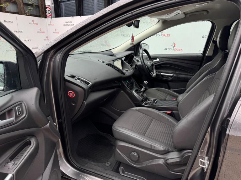 2017 Ford Kuga 2.0 TDCi Titanium Euro 6 (s/s) 5dr HATCHBACK Diesel Manual