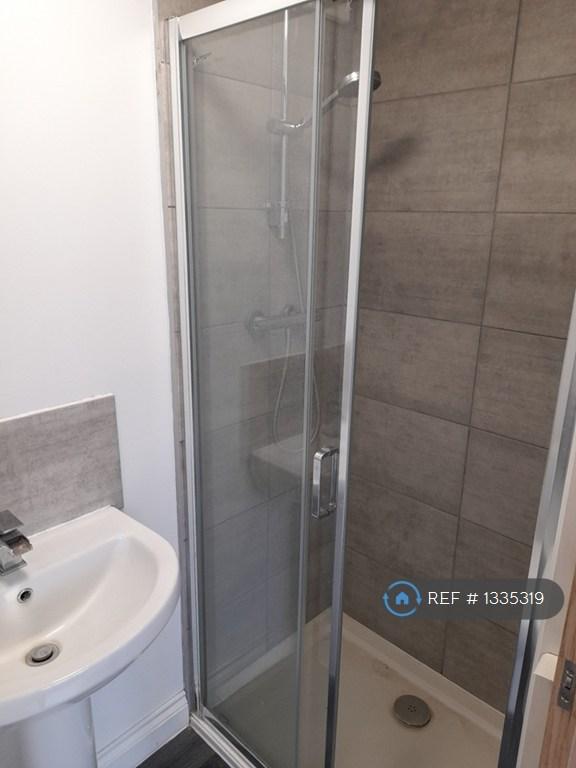 2 bedroom flat in Highland Road, Maidstone, ME15 (2 bed) (#1335319)