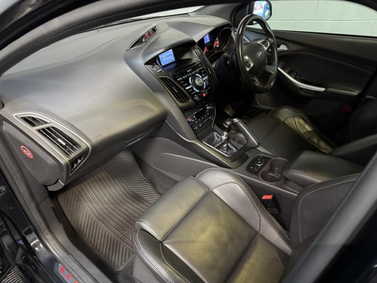 FORD FOCUS 2.0 T EcoBoost ST-3 Black Manual Petrol 2013