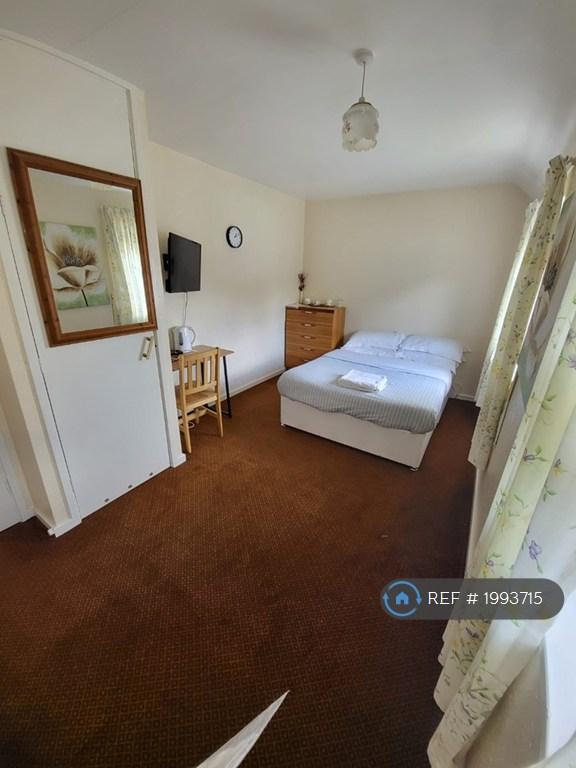 2 bedroom house in Town Street, Leeds, LS10 (2 bed) (#1993715)