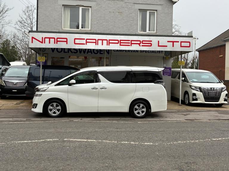 2015 Toyota Vellfire X 2.5 Petrol Automatic 8 Seater third generation AGH30