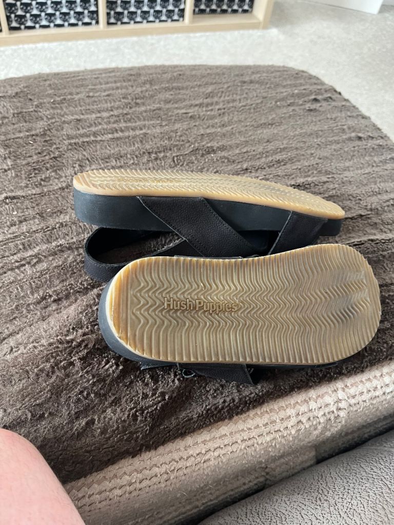 Hush puppies women sandles size 5