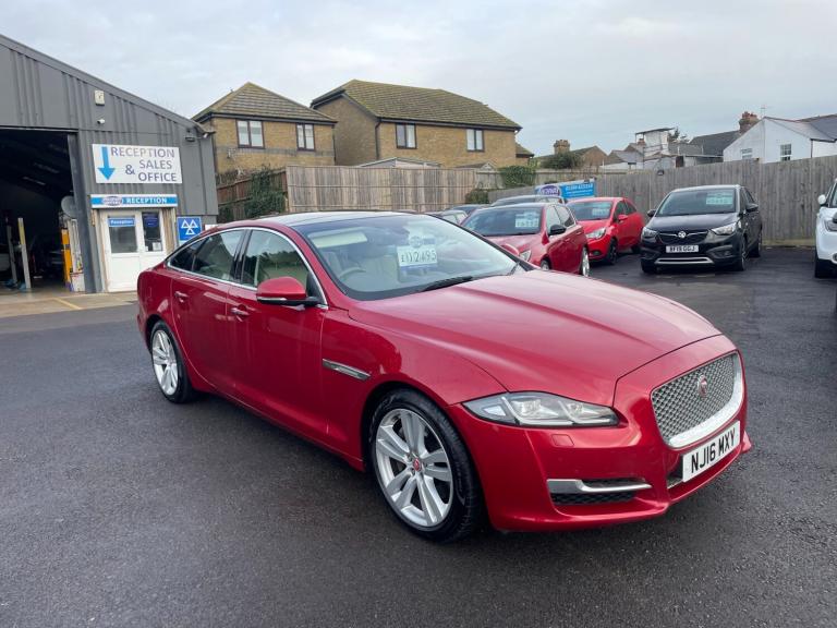 2016 Jaguar XJ 3.0d V6 Premium Luxury 4dr Auto SALOON Diesel Automatic