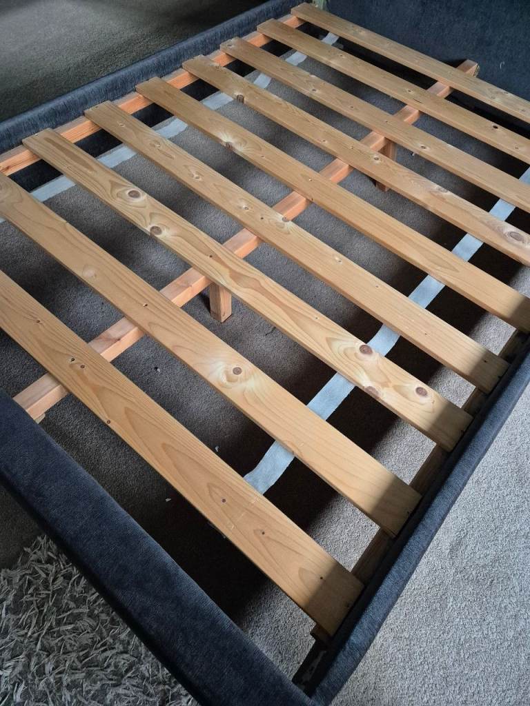 Double Bed - Fabric velvet | in Thornliebank, Glasgow | Gumtree