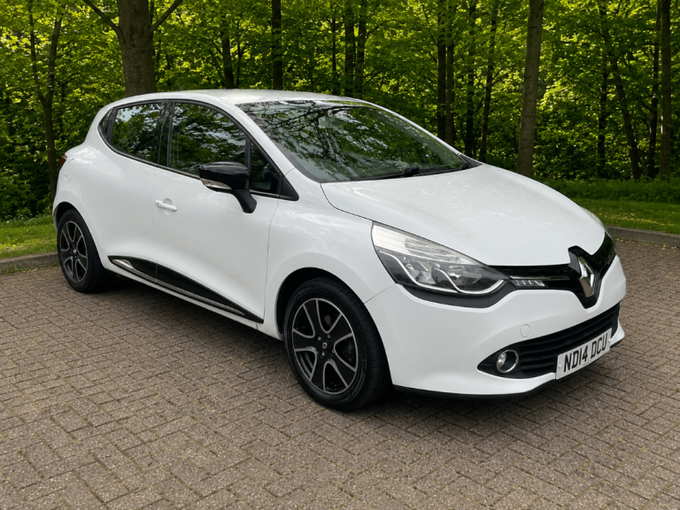 2014 Renault Clio 1.2 16v Dynamique MediaNav 5 Door. 12 Months MOT. Immaculate Condition