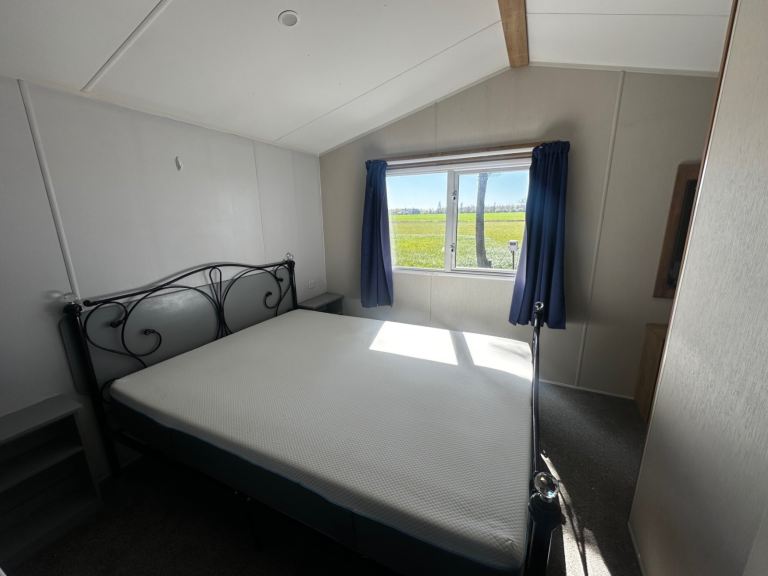 Static caravan for sale on Sheppey coast!! NO SITE FEES UNTIL 2027!!